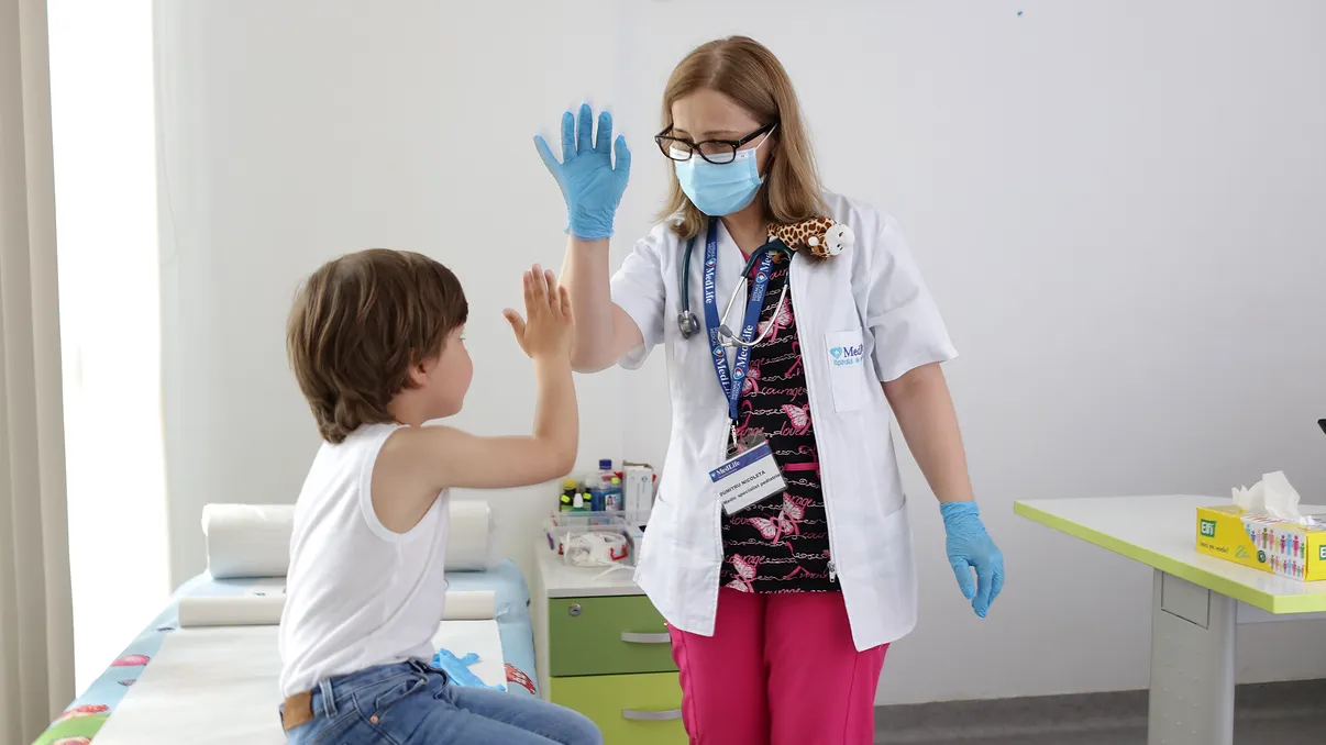 Se apropie sezonul enterovirozelor. Un medic pediatru explică pașii corecți pentru a evita complicarea bolii
