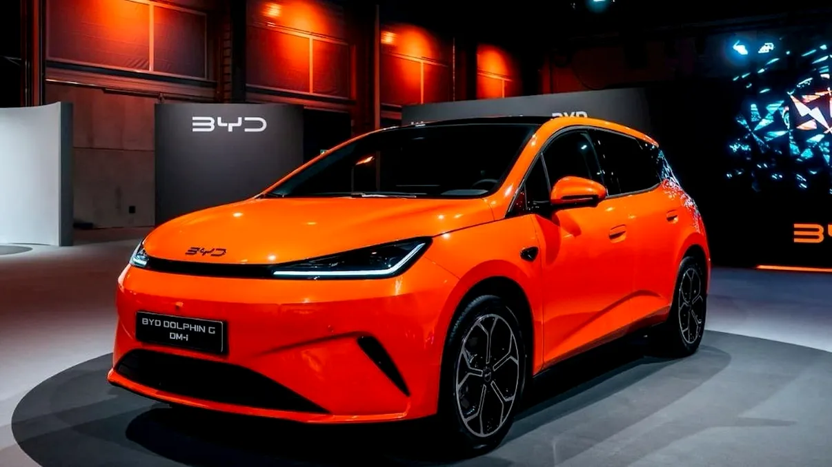 BYD aduce hibridul care poate enerva Toyota: 1.040 km autonomie și preț sub 19.000 de euro