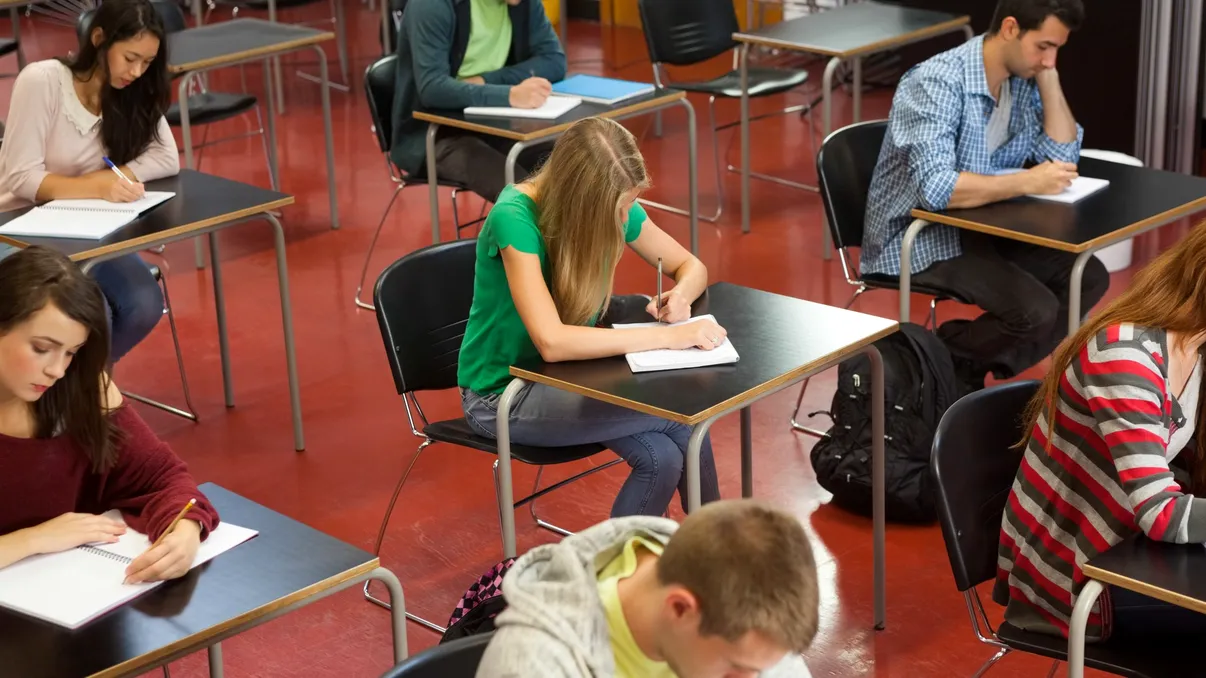 Ce note trebuie să obții pentru a promova BAC 2026. Explicațiile unui inspector școlar