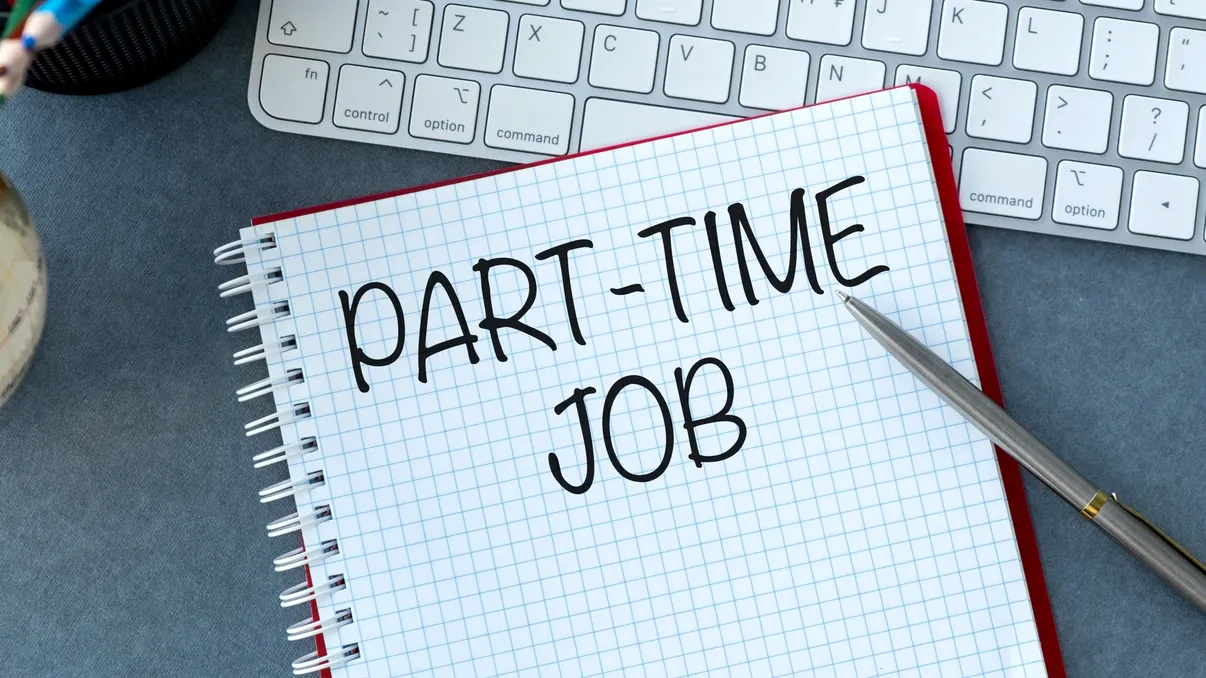 Contractele part-time scapă de supraimpozitare. Ce se schimbă pentru angajați și firme din 2027