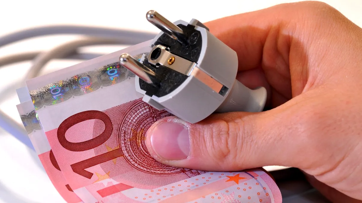 Cum poţi scădea factura la curent cu 25%. Soluţia găsită de nemţi pentru a economisi bani lunar