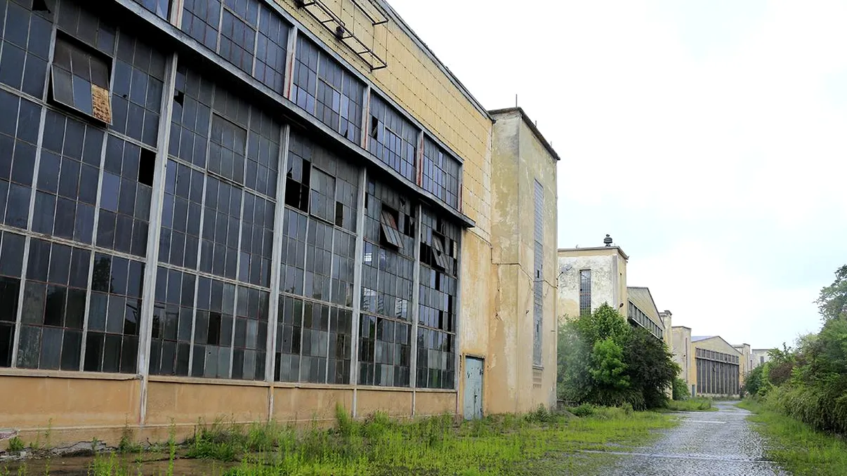 De la clădiri fantomă, la spații pline de viață. Planul care poate schimba cartiere întregi din Braşov. În ce vor fi transformate ruinele uitate ale oraşului