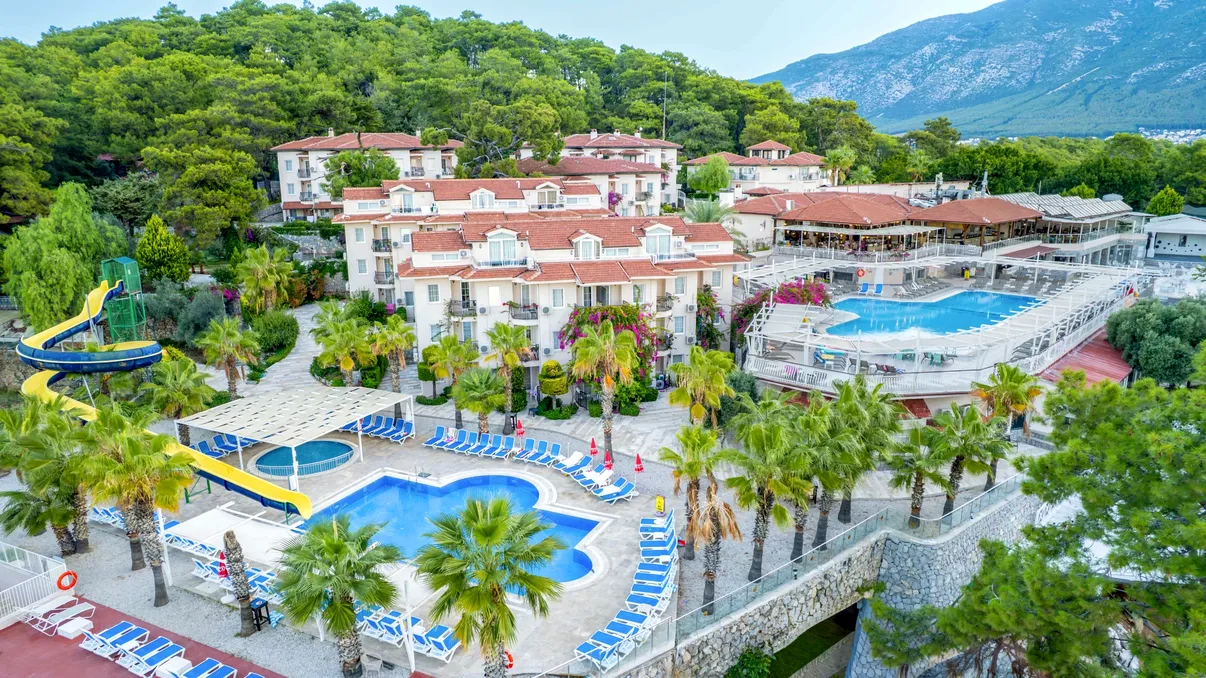 Experiment într-un hotel intens criticat din Turcia. A mers la cel mai ieftin all-inclusive ca să verifice recenziile, verdictul turistului, neaşteptat