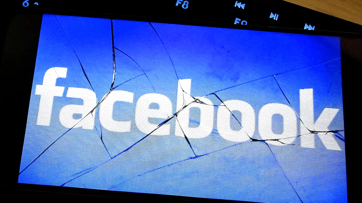 Panică pe internet: Facebook, Messenger si Instagram au picat pentru utilizatori. Meta, în fața unei noi pene digitale