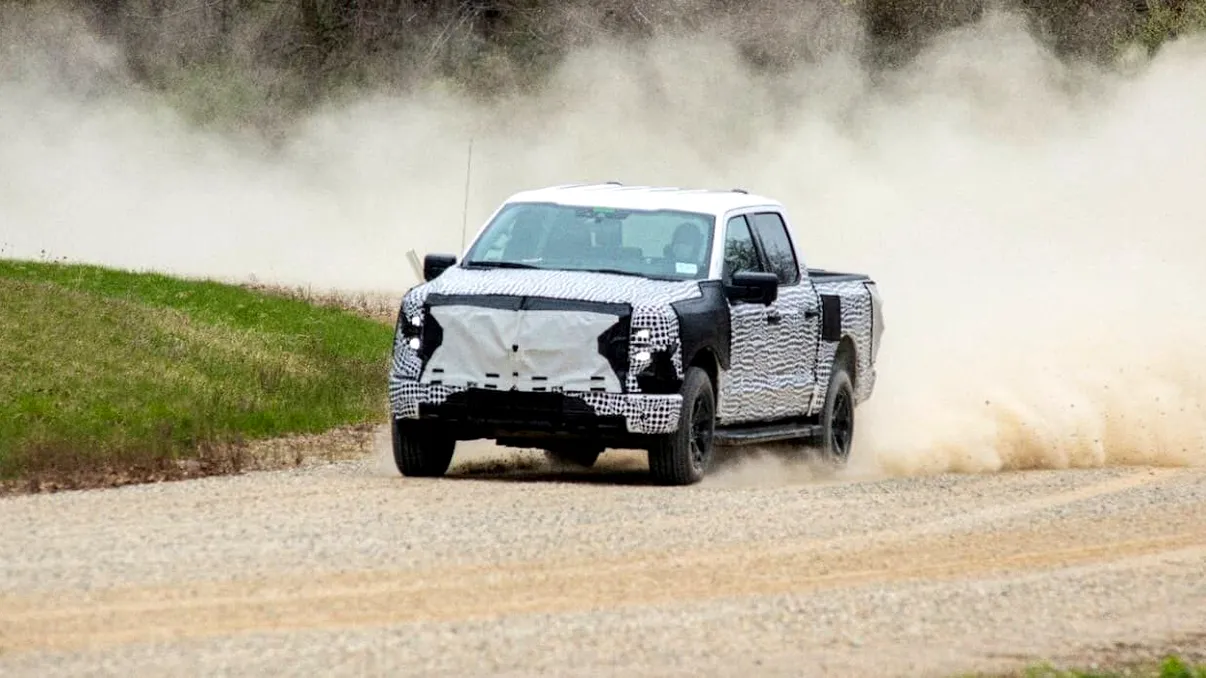 Ford pregătește pickup-ul electric de aproximativ 28.000 de euro. Primul prototip a fost surprins pe stradă
