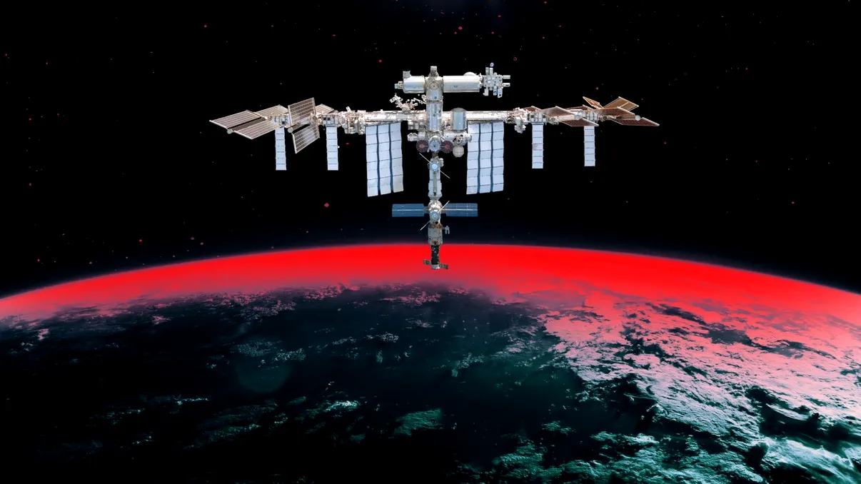 Criză pe Stația Spațială Internațională: astronauții NASA s-au adăpostit în capsula Dragon după un plan riscant al rușilor