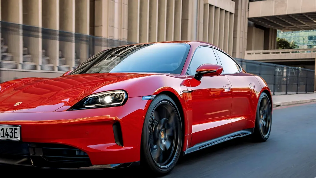 Porsche Taycan 2027 vrea să facă electricele mai distractive: cutie „falsă” cu 8 trepte, baterie mai mare și preț pe măsură
