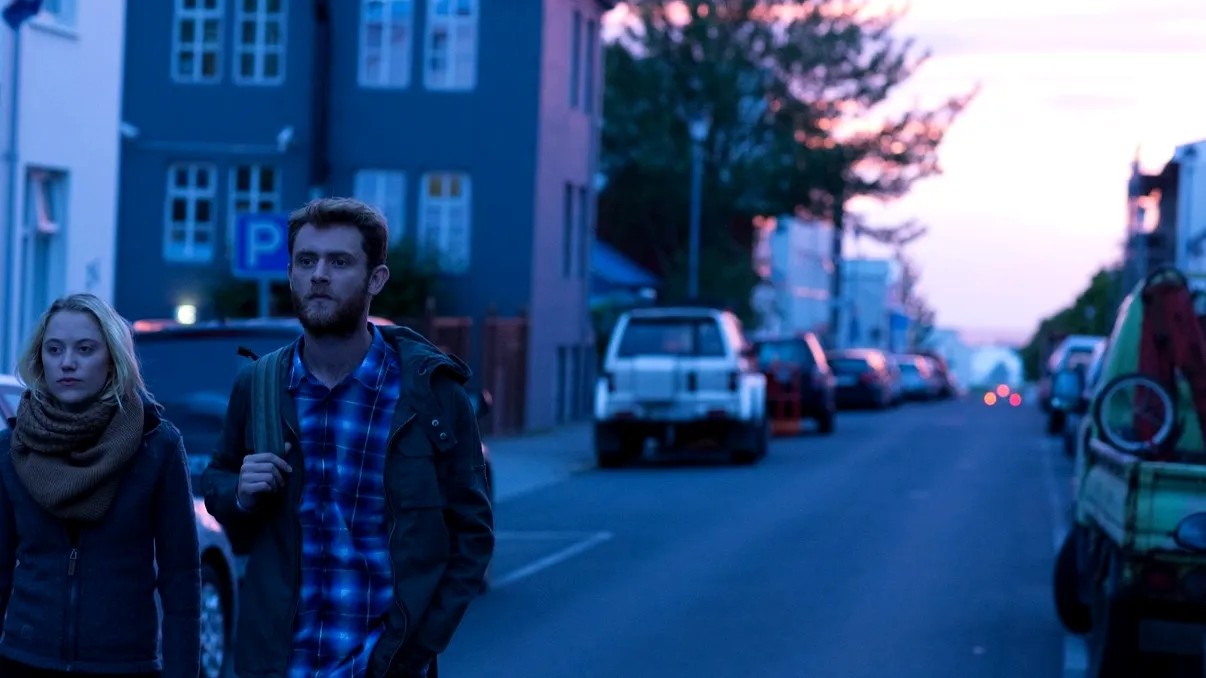 Te trezești și toți oamenii au dispărut. Ce faci? Bokeh, filmul care transformă o idee simplă într-un coșmar existențial REVIEW