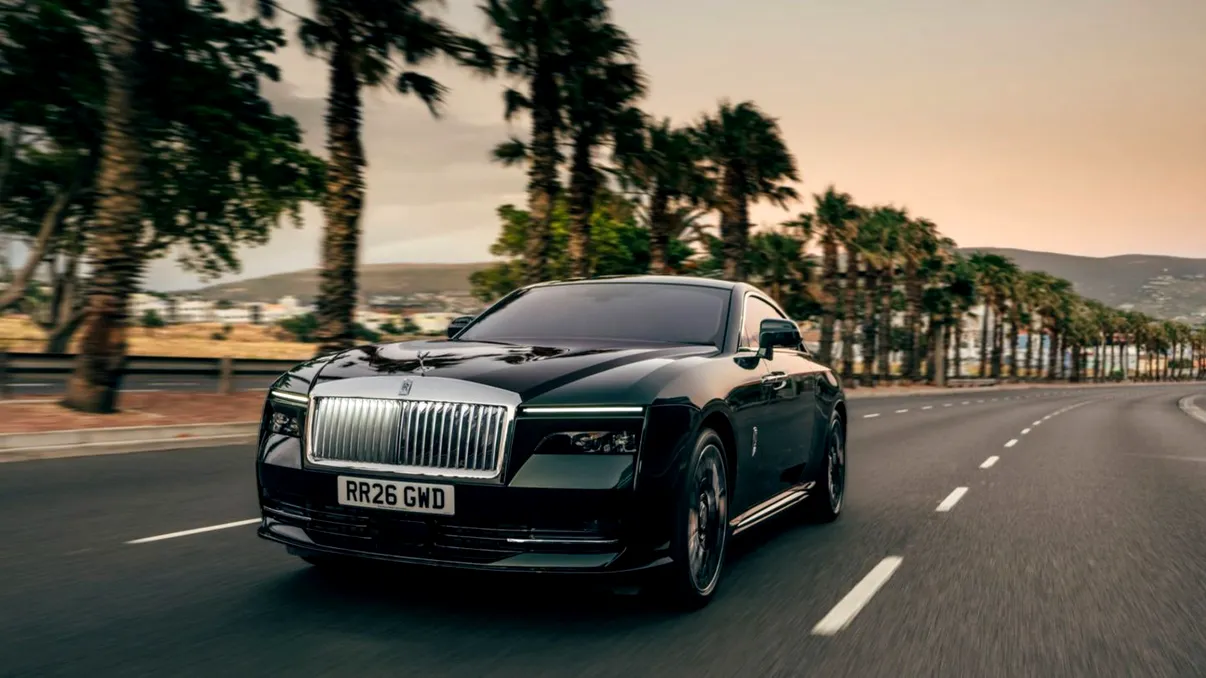 Cel mai puternic Rolls-Royce din istorie este electric: 670 CP, autonomie de 496 km și preț de peste 365.000 de euro