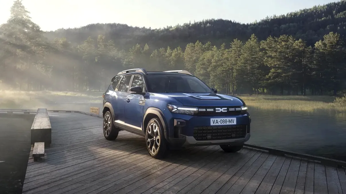 Dacia Bigster face praf rivalii hibrizi la autonomie. SUV-ul românesc care merge peste 1.300 km cu un plin