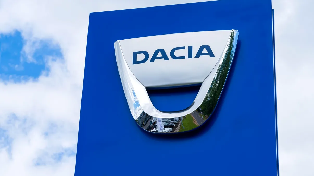 Dacia pregătește plecări voluntare și oferă până la 210.000 de lei compensații. Aproximativ 200 de posturi ar putea fi eliminate