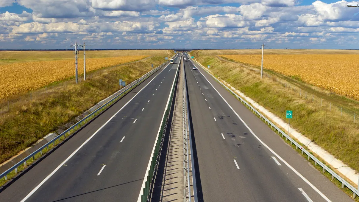 Topul amenzilor pe care le primesc românii vara. Ce nu ai voie să faci în trafic, puţini ţin cont de aceste reguli banale