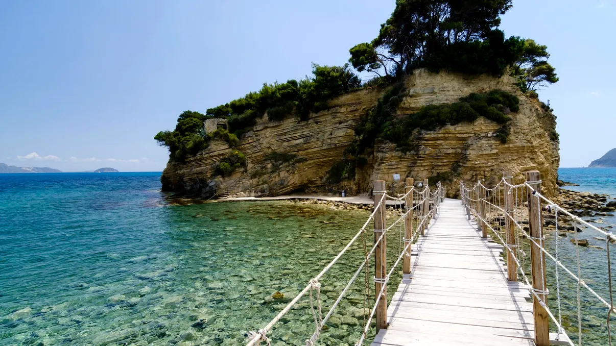 6 plaje mai puțin cunoscute din Grecia recomandate de românii care le-au descoperit. Alternative la Thassos, Lefkada și Zakynthos