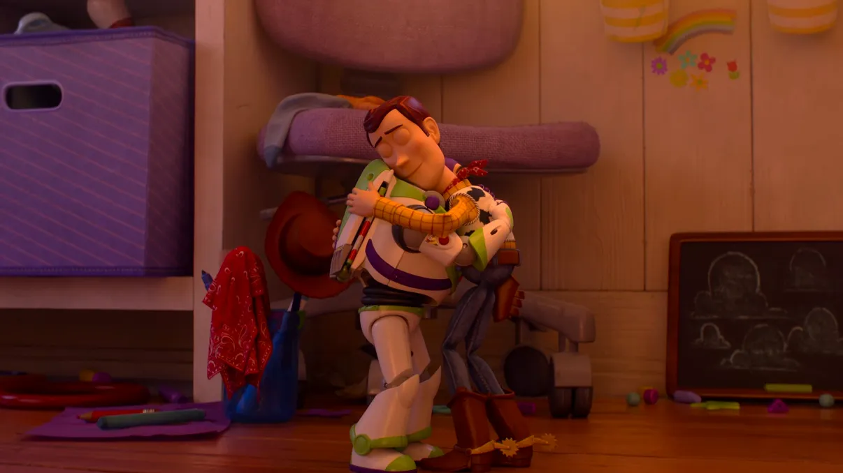 Toy Story 5 e filmul de familie care te face să lași telefonul jos. Pixar pune copilăria față în față cu tehnologia