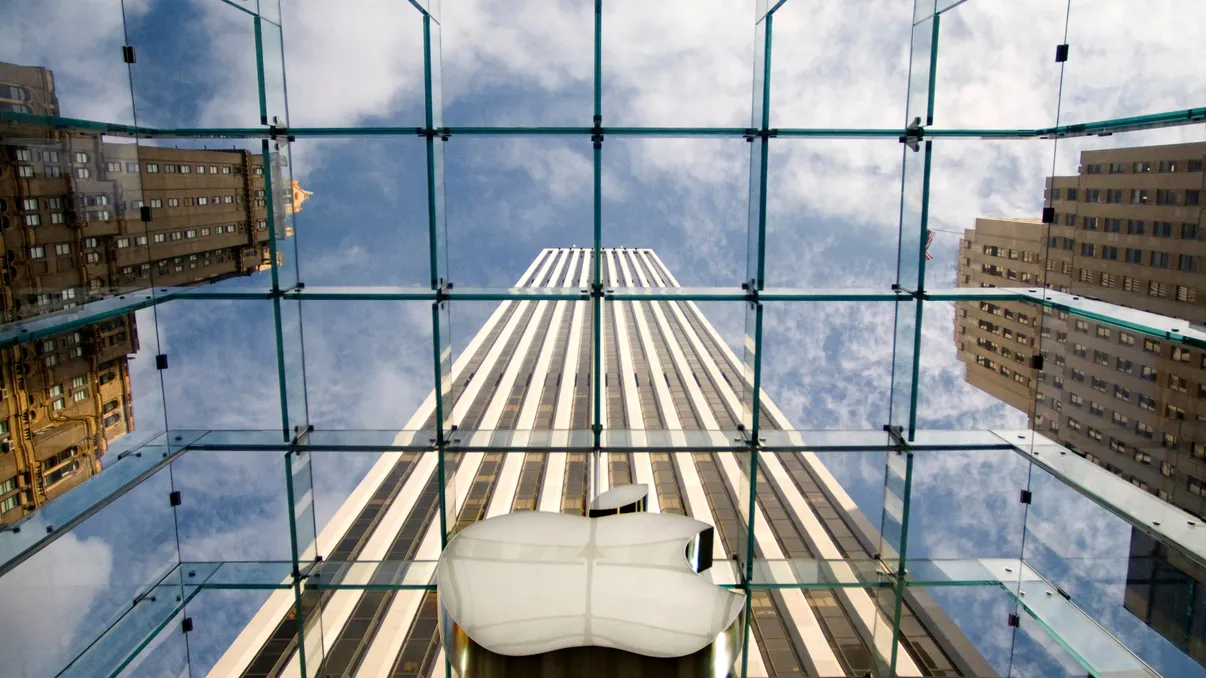 Apple recomandă actualizarea urgentă a iPhone-ului și Mac-ului. Noile update-uri repară sute de vulnerabilități de securitate