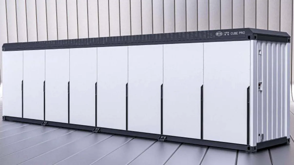 BYD va construi o baterie de 11,3 GWh în deșert. Proiectul care face energia solară disponibilă și noaptea