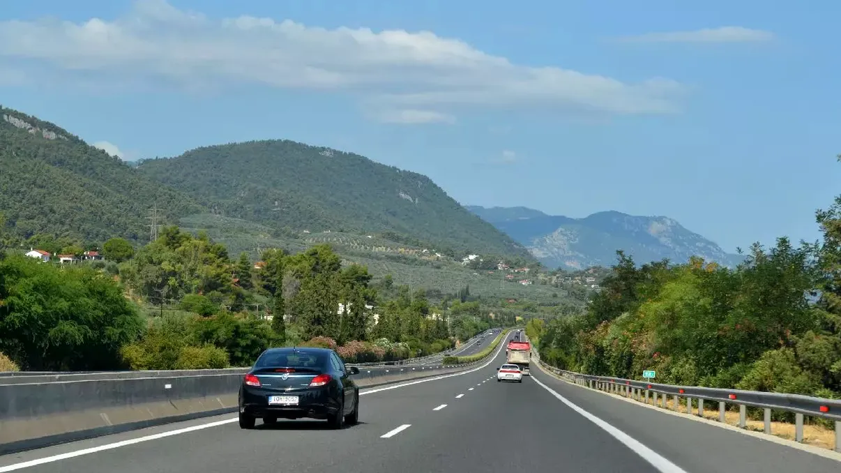 Cât costă taxele de drum în Grecia în 2026. Tot ce trebuie să știi înainte să pleci cu mașina