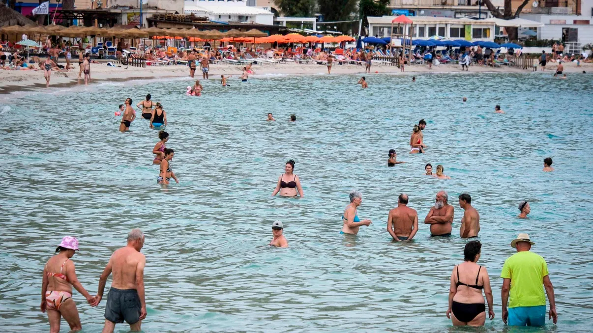 Cât de mare este riscul să iei leptospiroză în timpul unei vacanțe la mare? Explicațiile medicilor după cazul Mirunei, tânăra aflată în stare critică