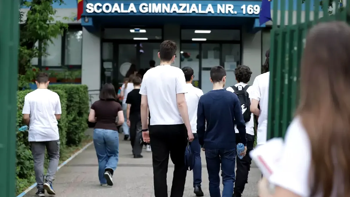 Ce nu au voie să facă elevii şi părinţii la vizualizarea lucrărilor de la Evaluarea Naţională 2026. Regulamentul oficial