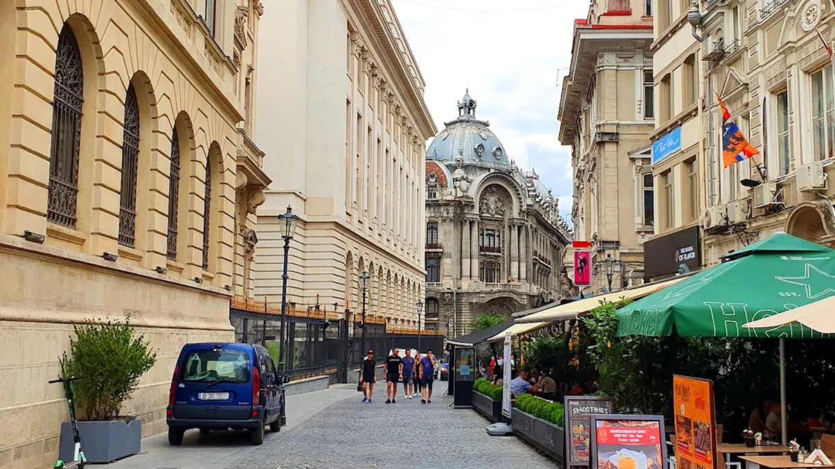 Se pregătește o schimbare majoră pentru Centrul Vechi din București. Ciucu spune că pietonalizarea a fost făcută greșit și că mașinile ar putea reveni după ani de interdicții
