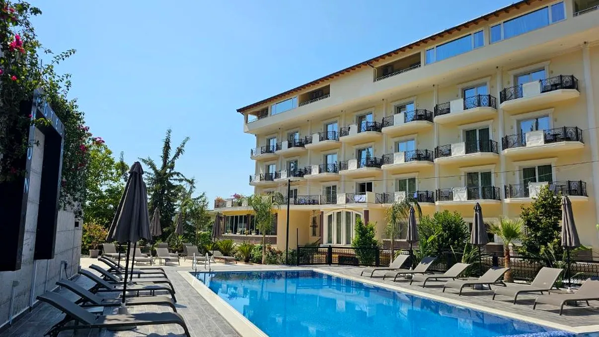 Cum ascund hotelurile scumpirile fără să mărească prețul camerei. Strategia folosită tot mai des