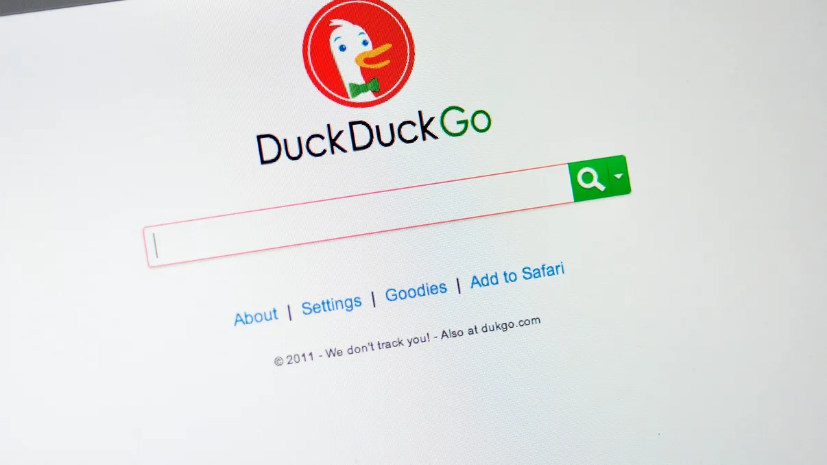 DuckDuckGo lansează o funcție care blochează reclamele de pe YouTube. Cine o poate folosi deja