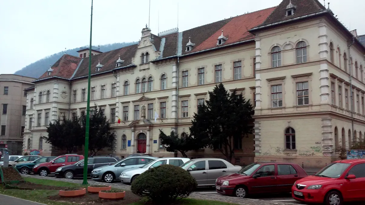 Facultatea din România unde s-a intrat cel mai greu. Nici la taxă nu s-a intrat fără media 9. Admiterea din 2026 a stabilit un record al concurenței