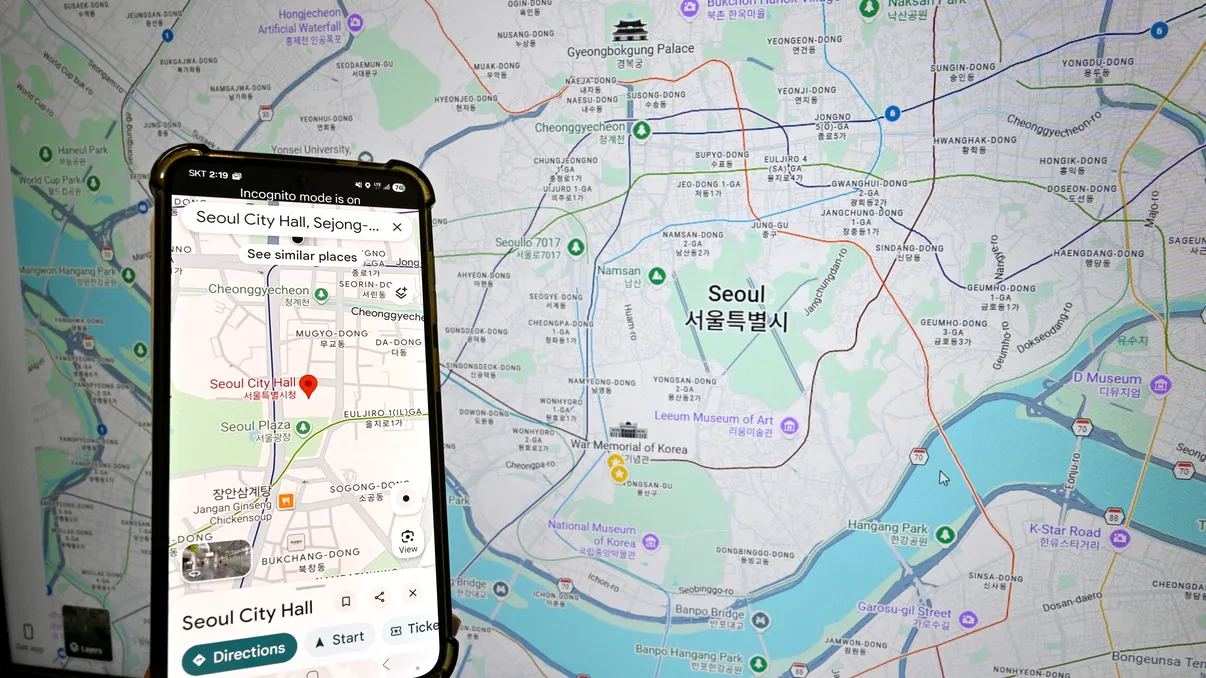Folosești Google Maps? 4 setări simple care îți pot proteja locurile salvate de ochii curioșilor