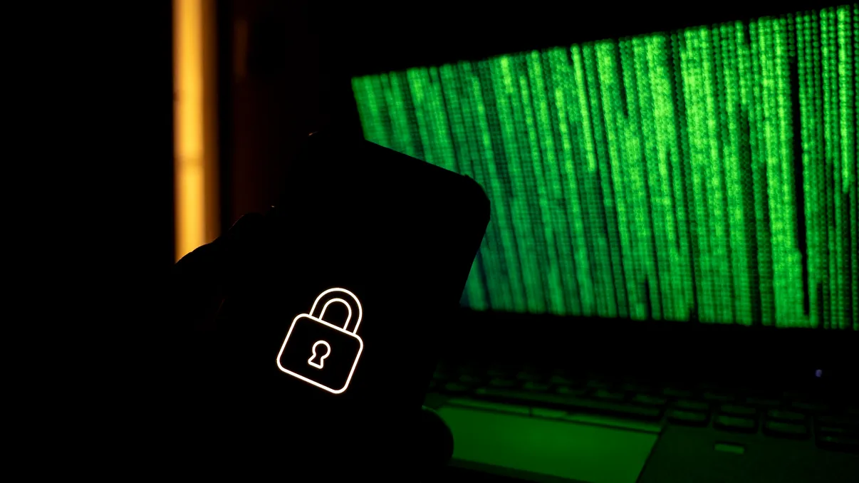 AI-ul scrie software în câteva minute, dar securitatea rămâne în urmă. Avertismentul experților asupra unei noi probleme