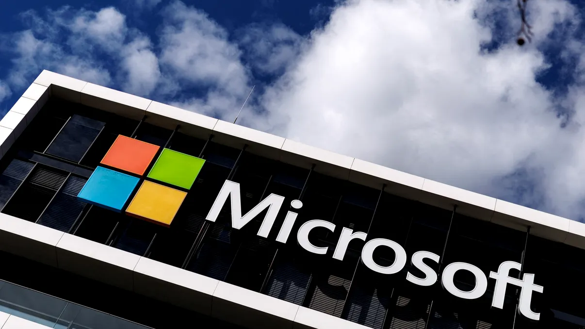 Microsoft, investigată în Europa după scumpirea abonamentelor Microsoft 365 cu AI
