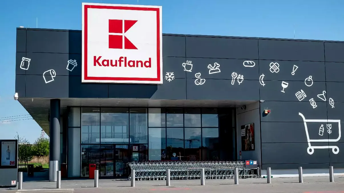 Kaufland face o schimbare în magazine din cauza TikTok. Produsele virale primesc rafturi speciale, ce cumpără românii cel mai des