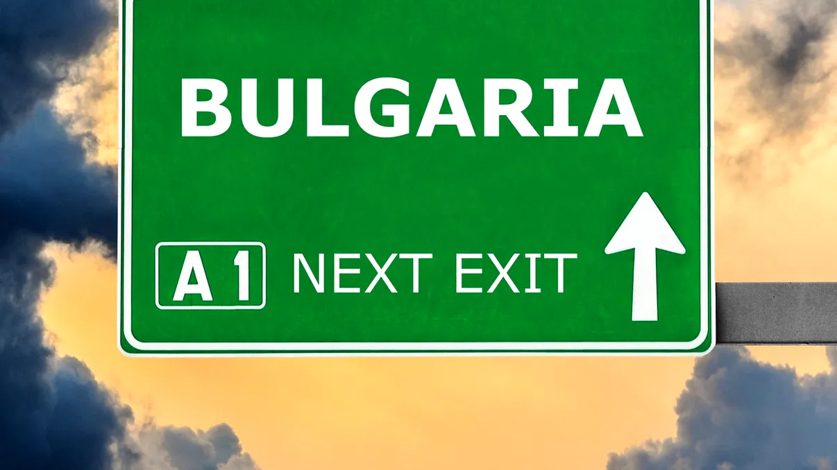 Cum eşti prins imediat că ai depăşit viteza în Bulgaria. Maşinile în care stau ascunşi poliţiştii de la Rutieră