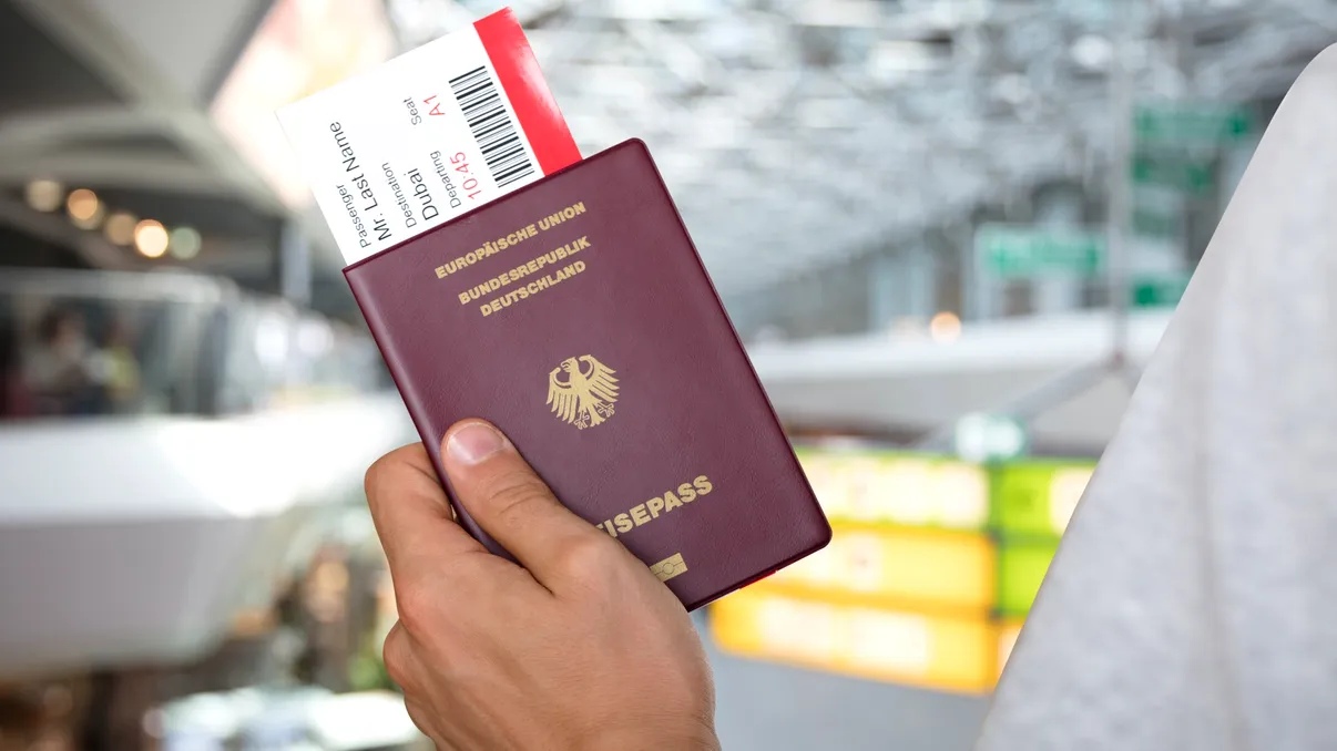 Când să rezervi vacanța pentru vara lui 2027 ca să plătești mai puțin. Perioadele în care merită să cauți