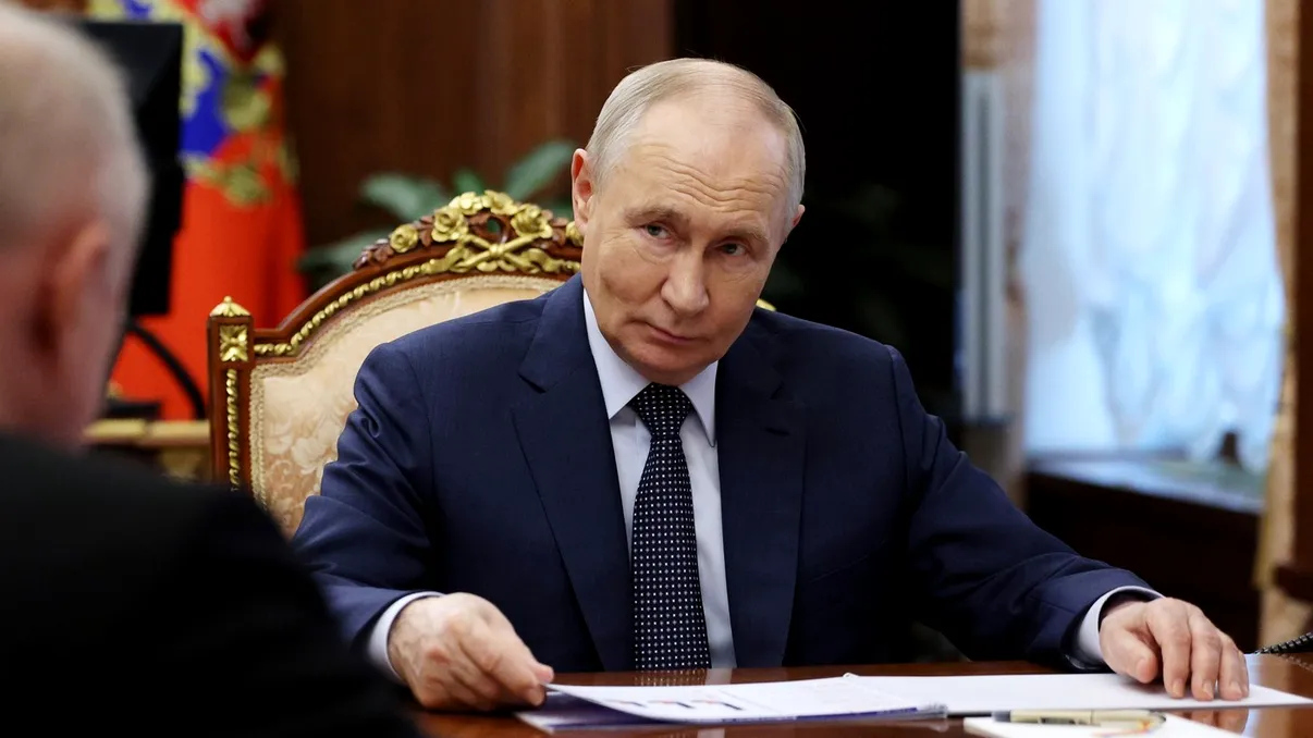 De ce miliardarii Rusiei nu se revoltă împotriva lui Putin. Cum funcţionează exact sistemul de recompense și pedepse al Kremlinulu