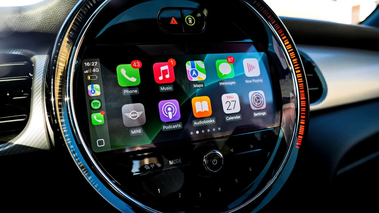 Spotify pe Android Auto sau Apple CarPlay? Testul care arată diferențe mai mari decât te-ai aștepta
