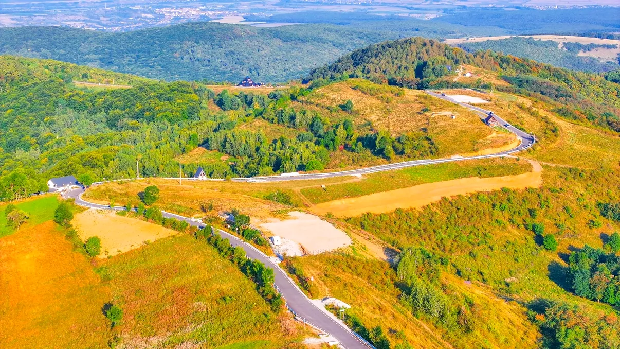 Apar noi șosele spectaculoase în Apuseni. Vor concura Transapuseana și vor deschide zone puțin cunoscute