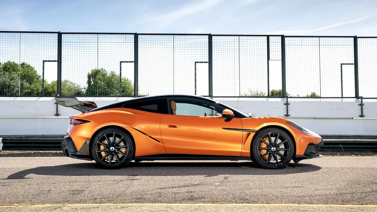 BYD atacă Porsche în Europa cu supercarul Denza Z: peste 1.500 CP, 0-100 km/h sub 2 secunde și preț mai mic decât un 911 Turbo S