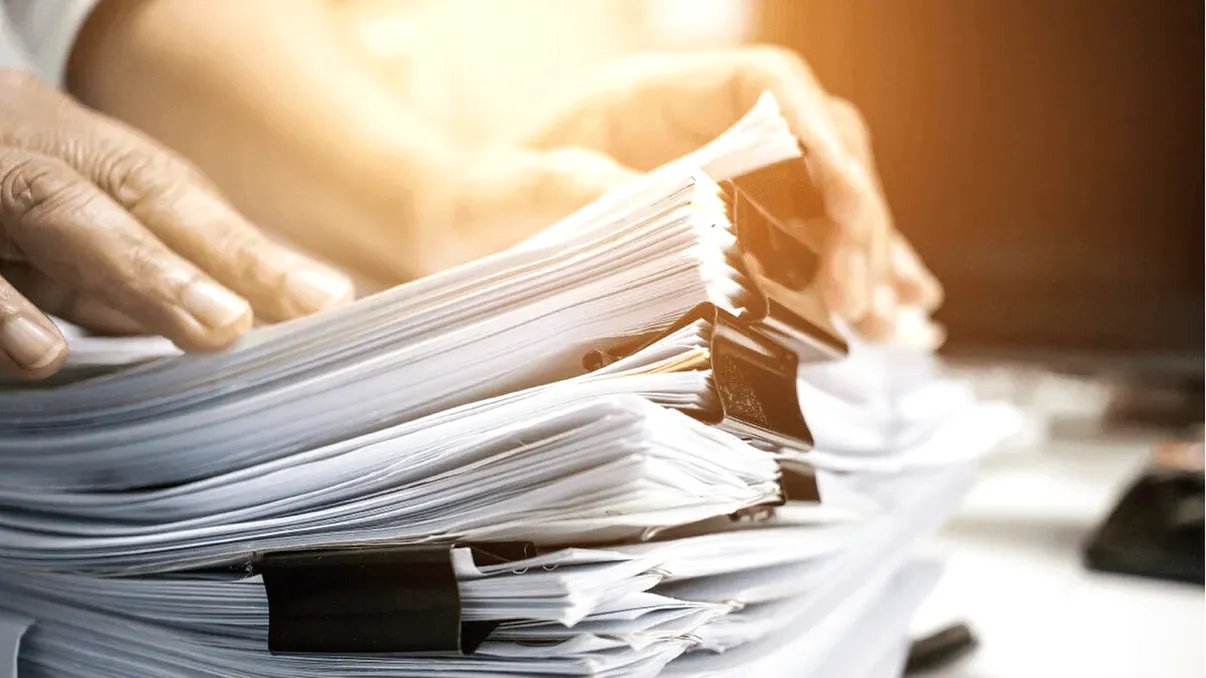 Ce greșeli îți pot bloca dosarul de pensionare în 2026. Documentele pe care trebuie să le verifici