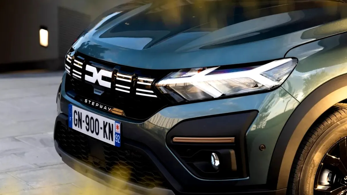 Dacia Sandero în oraș: de ce dimensiunile mici pot valora mai mult decât dotările luxoase