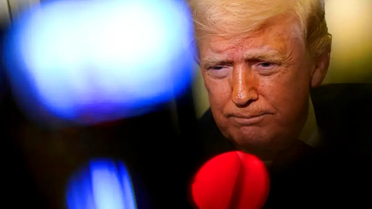 Trump a publicat un video realizat cu AI în care o insulă iraniană este distrusă. Atacul prezentat în clip nu a avut loc