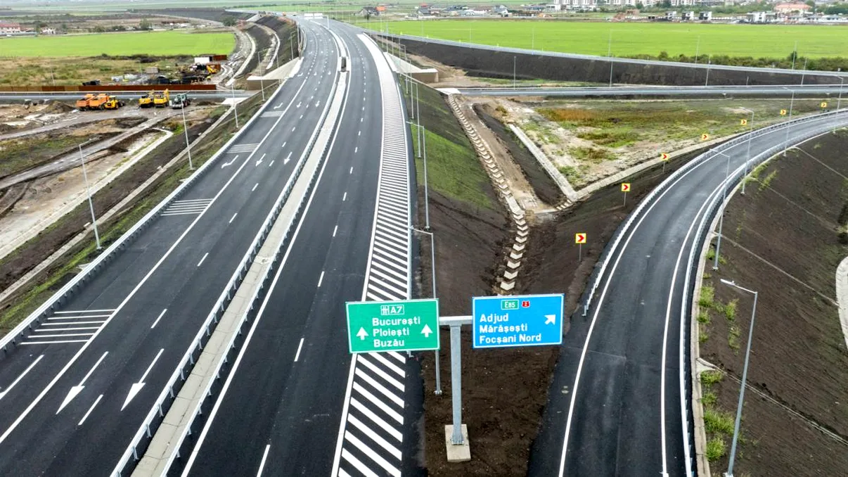 Porţiunea din A7 care nu va fi gata până la 31 august. Şoferii sperau să scape de traficul din oraşul din Moldova