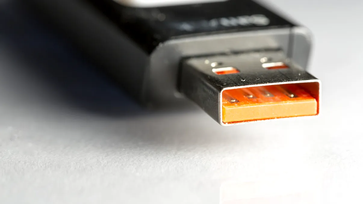 Cum formatezi un stick USB în Windows 11 și ce format trebuie să alegi