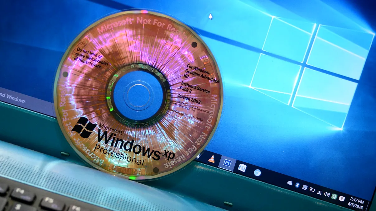 Windows XP a împlinit 25 de ani. Sistemul de operare care refuza să dispară