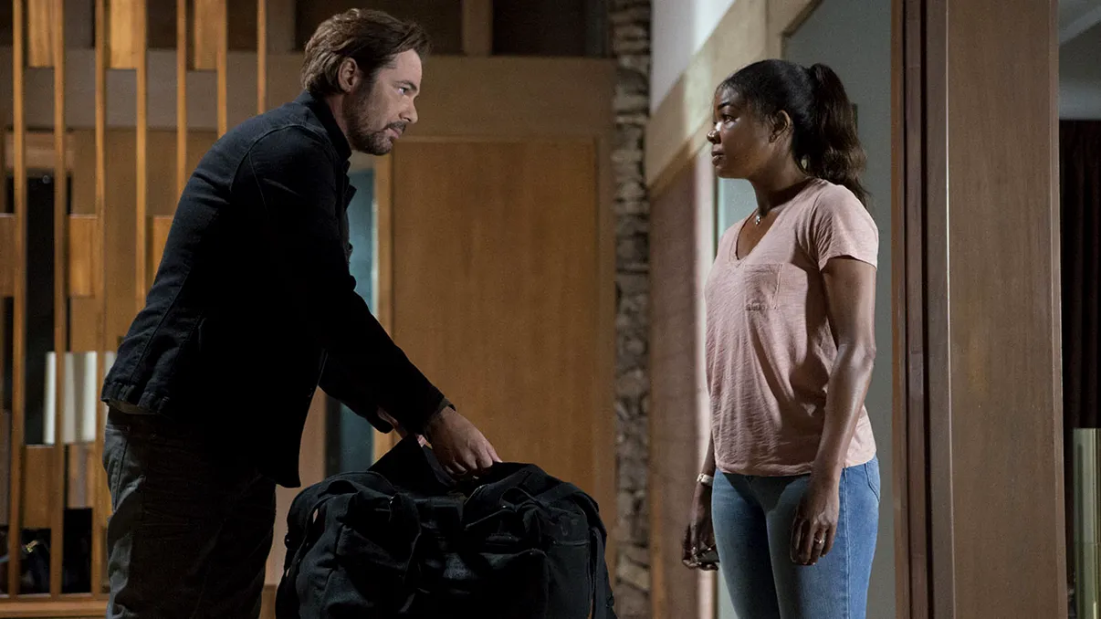 „Breaking In”, thrillerul vechi care a cucerit din nou Netflix România. Merită văzut sau e doar un film de umplutură? REVIEW