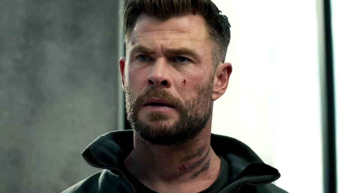 „Extraction 3” își face o distribuție monstru: fostul James Bond și starurile din „Eternals” și „28 Years Later” intră în filmul Netflix