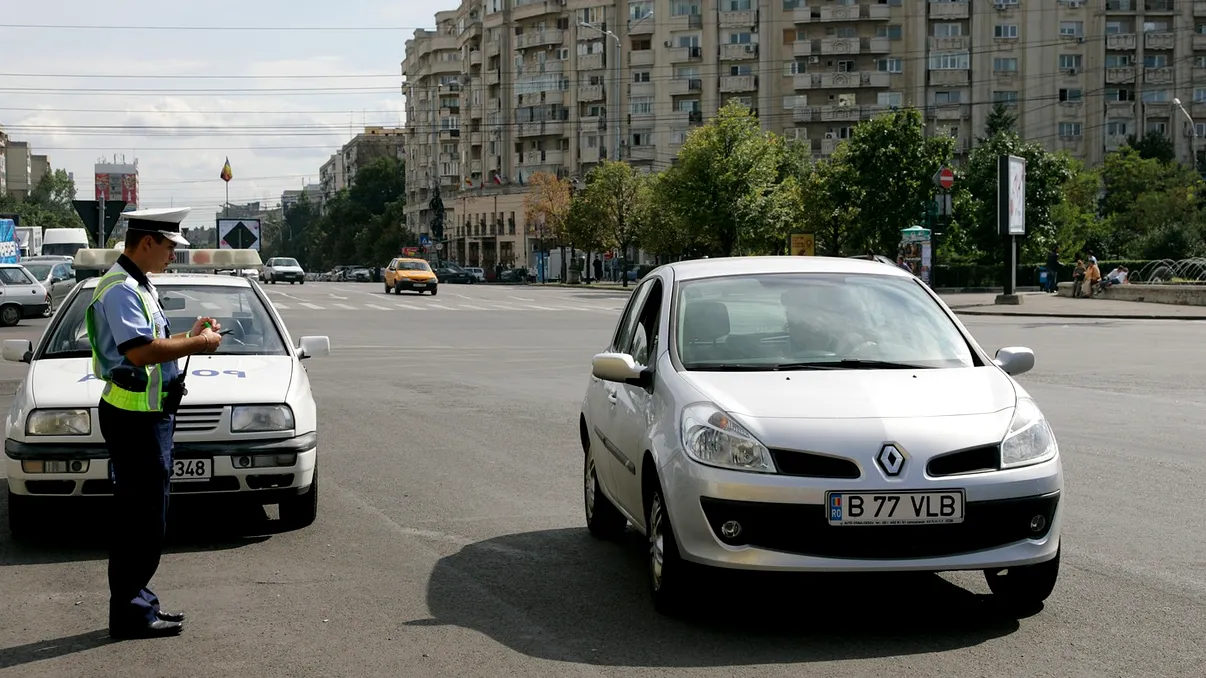 Nu trebuie să faci accident că să rămâi fără permis. Abaterile care se sancționează imediat de Poliţia Rutieră