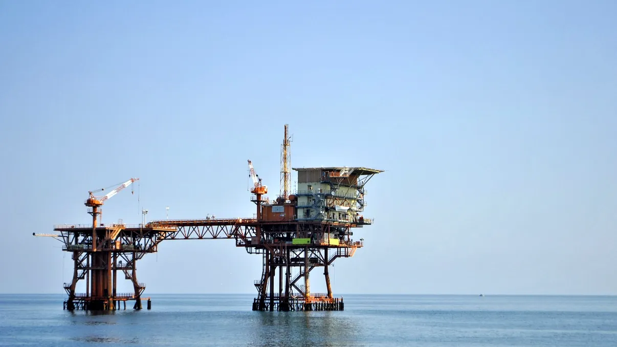 Ce este platforma Neptun Deep și unde se află. Ce s-ar întâmpla dacă o dronă cu explozibil ar lovi-o
