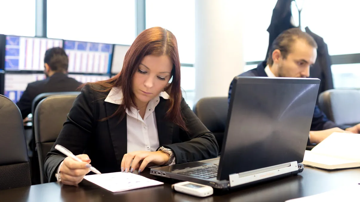 Țara în care au reușit profesional cei mai mulți români. Aproape o treime au funcții de conducere sau propriile afaceri