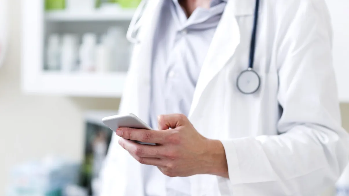 Ce salariu va avea un medic ATI dacă intră în vigoare nouă lege a salarizării. Cât ar urma să piardă din venitul lunar