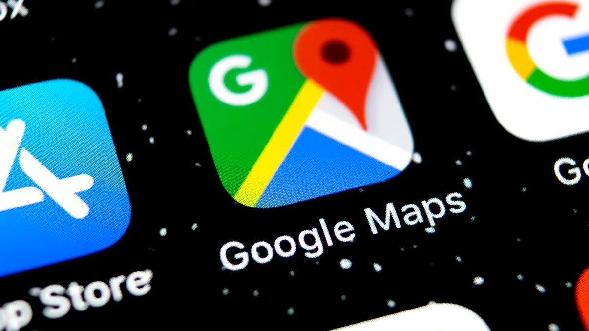 Funcția ignorată din Google Maps care te poate salva în vacanță. De ce merită să descarci hărțile înainte de un drum lung